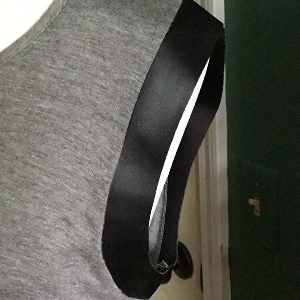 Gray Tank with faux leather trim - Picture 3 of 5